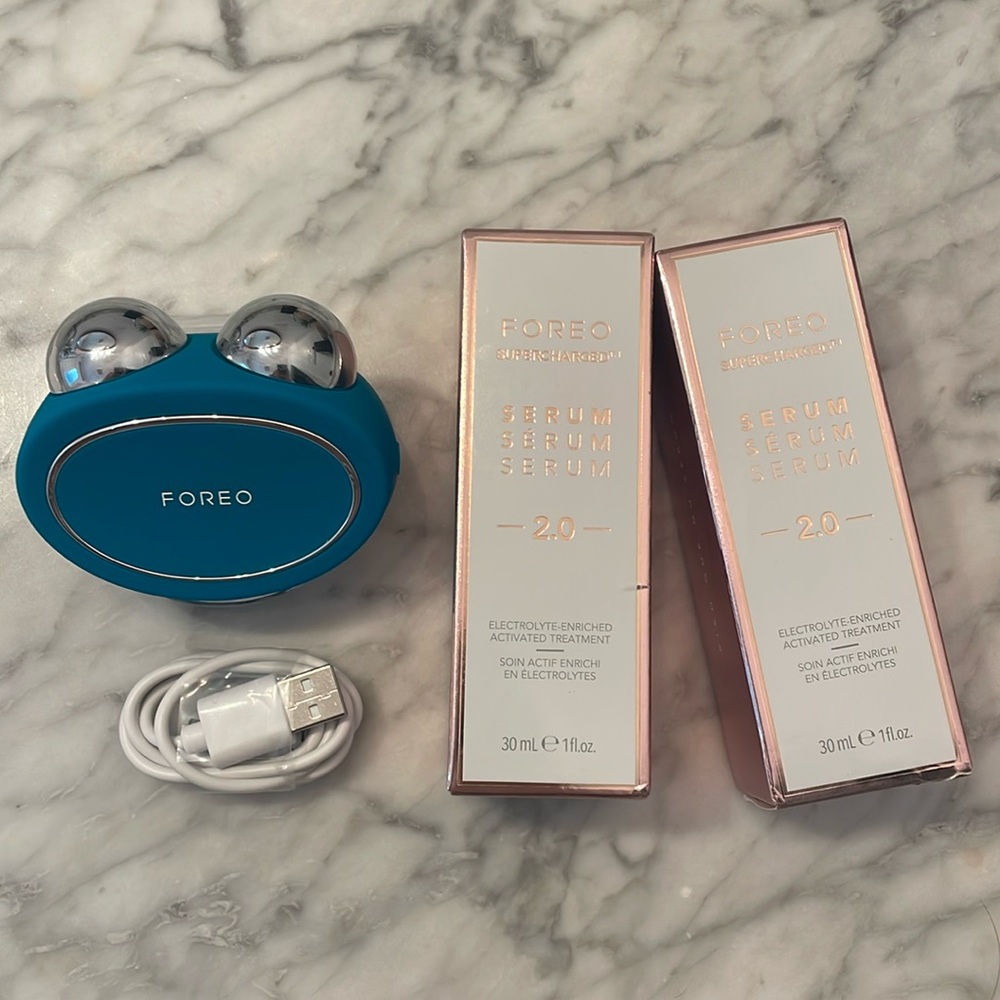 FOREO BEAR 2 Like New • 2 Sealed Brand New FOREO Supercharged Activation Serums